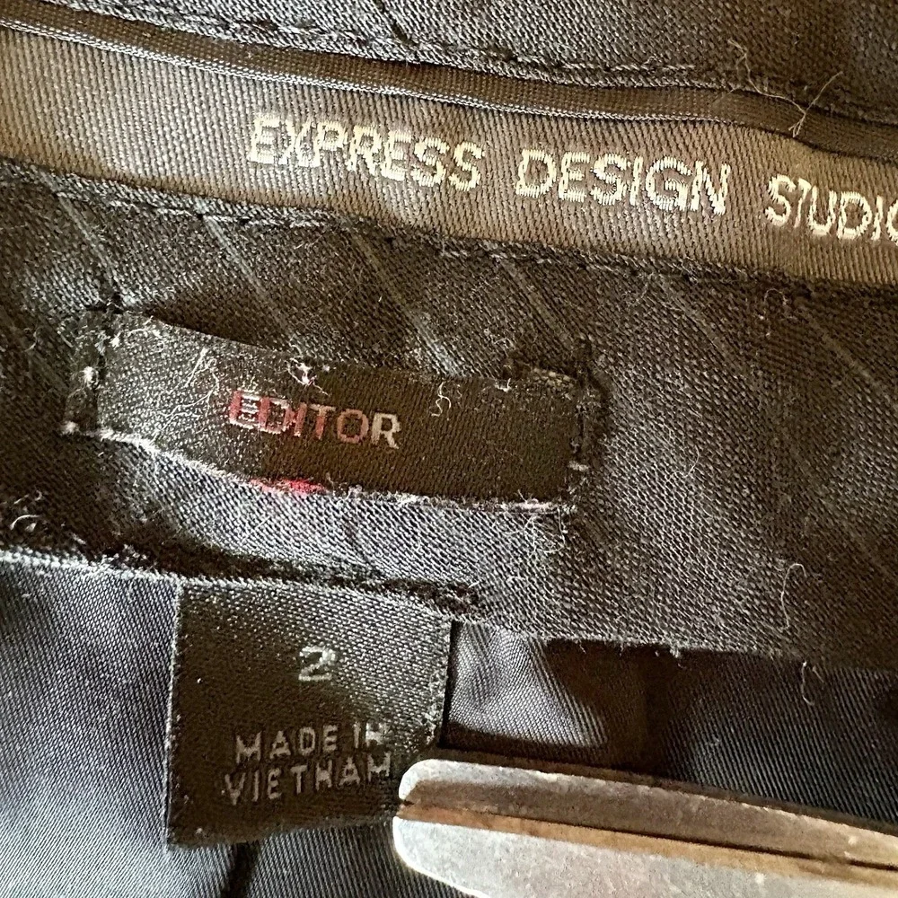EXPRESS Design Studio Editor Mini Skirt Women's 2 Red Button Front‎ Pockets